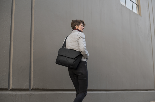 PEAK DESIGN - Everyday Messenger 13L V2 相機 鏡頭 保護斜揹包 肩袋 - 灰色 (BDM-13-AS-2) 香港行貨