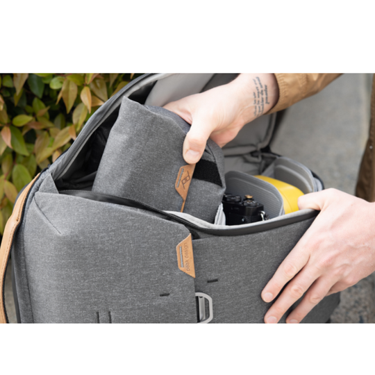 PEAK DESIGN - FIELD POUCH V2 多功能防風雨 400D 相機包 單肩包 斜揹袋 木炭色 原裝行貨